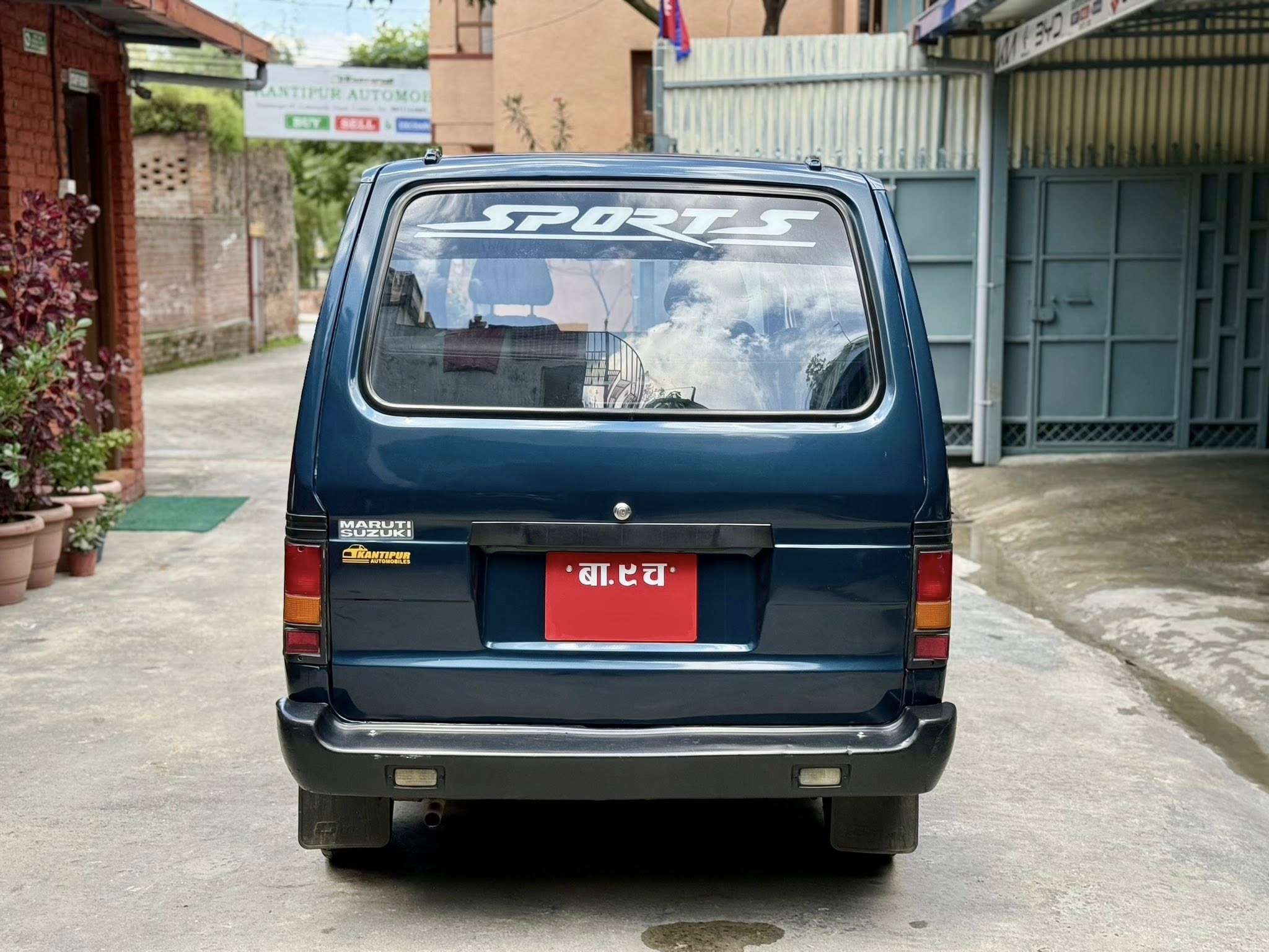 Omni Van